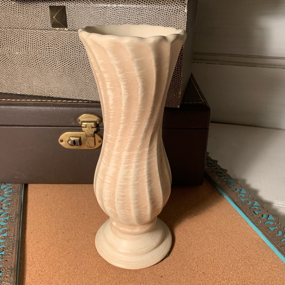 Vintage Haeger Pottery Vase (B2)